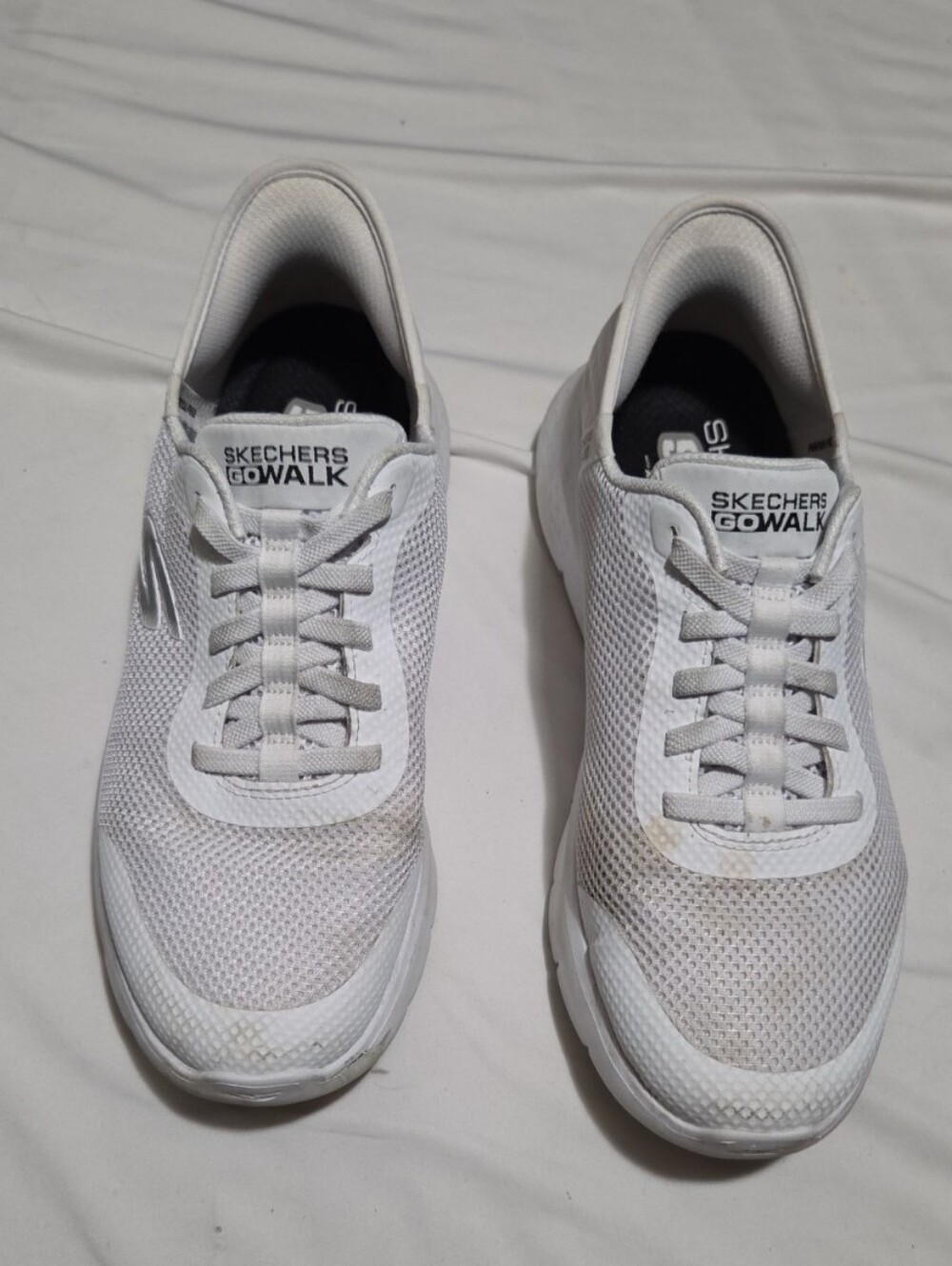 Sketchers mens size 9 white slip in tennis shoes #30